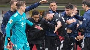 Wer friert uns diesen moment ein? Robert Lewandowski Stellt Jahrhundertrekord Ein 40 Tore Wie Einst Gerd Muller