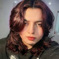 Samantha Gwynn's Instagram, Twitter & Facebook