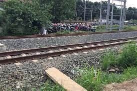 Ini 1.2 kilometer jalan adalah salah satu jalan terindah di eropah. Batu Kerikil Di Rel Kereta Api Punya Fungsi Penting Apa Itu