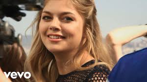 Joie de vivre, louane (deluxe), louane, louane, chambre 12 (deluxe), singles: Louane Jeune J Ai Envie Making Of Du Clip Youtube