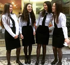 Student Girls Dressed Formal In White Shirt Black Skirts And Ties Vestiti Formali Gonne Nere Camicia Bianca