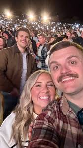 It was way more comfortable & stylish 😂 #shelbanddyl #pregnant #labor  #baby #postpartum #couple #relationships