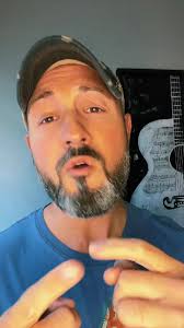 #fyp #foryoupage #viral #singer #vocals #countrymusic #positivecountry  #AmazonVirtualTryOn #ifihadmyway #christiandavismusic #wornaroundtheedges