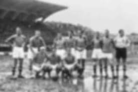 Der wichtigste fußballstar der italienischen nationalmannschaft ist torhüter gianluigi donnarumma. Die Italienische Nationalmannschaft Im Jahr 1933 Bild Kaufen Verkaufen