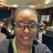 Ellie Dopson's Instagram, Twitter & Facebook