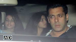 All those who first saw sneha ullal, simply could not take their eyes off her, courtesy. Omg Salman Khan Sneha Ullal Back Together Youtube