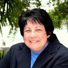 Linda Ewald's Instagram, Twitter & Facebook