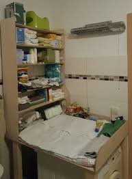 Baby S Changing Unit On Top Of Washing Machine Wickelkommode Mit Regal Uber Der Waschmaschine Wickelkommode Wickeltisch Waschmaschine