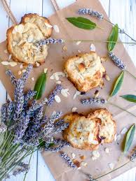 Tuiles Aux Amandes A La Lavande Et Epeautre Veganfood Plantbased Lavender Tuiles Aux Amandes Recettes De Cuisine Cuisine Lavande