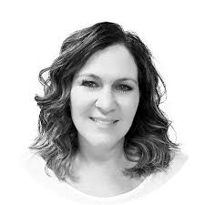 Miriam Hartley's Instagram, Twitter & Facebook