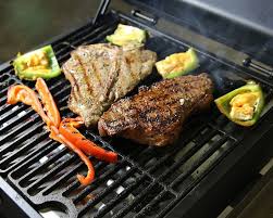 Take your cooking game to the next level with the blackstone tailgater combo gas grill and griddle. Blackstone 1555 18 Inch 2 Burner Tailgater Gas Griddle And Grill Combo At Sutherlands