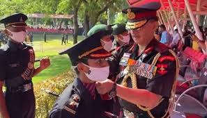 Nitika kaul dhoundiyal wife of martyred major vibhuti dhoundiyal has successfully cleared the short service commission (ssc) exam and interview. Rlknxcu Uo0b1m