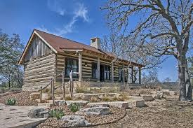 Built on location anywhere in rural texas. Log Cabin In The Texas Hill Country Landscape Architecture By Paddle Creek Design Builder Laugh Hill Country Homes House Design House Architecture Design