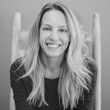 Melissa Crain's Instagram, Twitter & Facebook