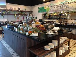 The much awaited festive month has arrived and many are looking to feast themselves with a plethora of traditional and local delights. Buffet Ramadhan 2019 Cabutan Bertuah Setiap Kali Korang Berbuka Puasa Di Amerin Hotel Johor Aku Sis Lin