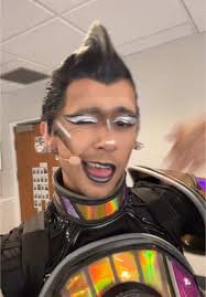 Golden Eagle says don’t quit #stex #starlightlondon #musical #swings  #musicaltheatre