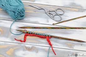 You should be able to pick this up pretty quickly. How To Do A Provisional Cast On With A Crochet Hook In Knitting Video