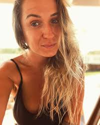 Hi everyone! :) I am a French woman who has just arrived in Noosa and is  looking for a job in hospitality. I am looking for a job for Friday  evening, Saturday