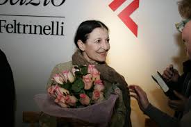 Carla fracci, una delle più grandi ballerine del novecento, è morta.la giselle, la sylphide, la giulietta che tutti ricordano è volata via, con la leggerezza e la discrezione che hanno sempre. Mbjvws9uul Omm