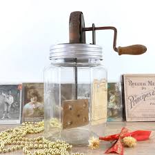 Chezulyssevintage A Partage Une Nouvelle Photo Sur Etsy In 2020 Mason Jar Lamp French Antiques Novelty Lamp