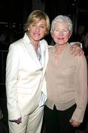 The daytime host, who has seen a ratings hit after allegations of running a toxic workplace, has decided that the upcoming 19th season. Dunkle Seite Von Ellen Degeneres Vergangenheit Sexueller Missbrauch Tragischen Todesfallen Und Depressionen Aktuelle Boulevard Nachrichten Und Fotogalerien Zu Stars Sternchen