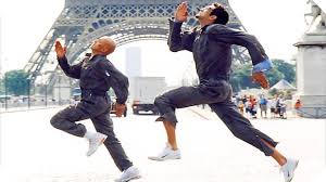 The scenario is a reference to the film die hard (1988). Ce Soir A La Tv La Tour Montparnasse Infernale 2001 Youtube