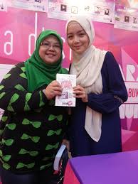 Mengisahkan tentang zara yang merupakan seorang perancang perkahwinan. Bersama Pelakon Cinta Si Wedding Planner Mira Filzah