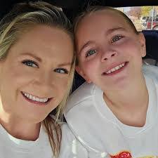 Nikki Newberry's Instagram, Twitter & Facebook