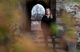 Marte michelets prisbelönta debut ritar om bilden av det norska samhället under kriget och upprättar den judiska gemenskapen som en motståndsrörelse. Lot Norske Joder I Stikken Klassekampen