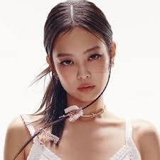 Feliz cumpleaños número 29 a la talentosa Jennie de BLACKPINK. Coronada  como la IT GIRL de Corea, ha consolidado su estatus como una de las figuras  más influyentes de la cultura coreana