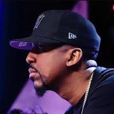 Michael Olivero (@MichaOlivero)