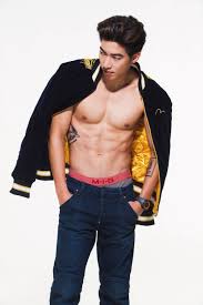 > สนุก!ซุบซิบ > โตโน่ ถอดเสื้อแล้วหุ่นแบบนี้เหรอ! à¸ž à¹€à¸„ à¸ Pa Twitter à¹‚à¸•à¹‚à¸™ à¸ à¸²à¸„ à¸™ à¹ƒà¸™ Attitude Thailand