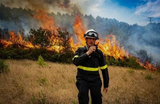 Wildfires in France and Spain: 400+ Evacuated Overnight
