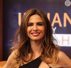Luciana gimenez popularity on social media. Salario Alto Pode Tirar Luciana Gimenez Da Redetv Saiba Valor Purepeople