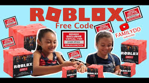 Roblox Toys Series 6 Blind Boxes Code Items Unboxing Free Code Roblox What Is Roblox Coding