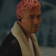 post de apreciación tyler con el pelo rosa😍