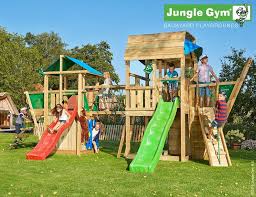 Casuta de joaca albastra cu acoperis rosu pentru copii , ea poate fi folosita atat la interior cat si la exterior. Locuri De JoacÄ De Vanzare Pentru Exterior Jungle Gym Mesteresti
