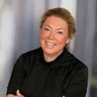 Cassandra Goldstein's Instagram, Twitter & Facebook