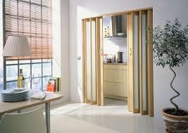 Les Portes Pliantes Design En 44 Photos Separation En Bambou Porte Pliante Separations Suspendus