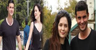 Savaşçı dizisinde tanışan ve uzun yıllar beraber çalışan berk oktay ve yıldız çağrı atiksoy'dan müjdeli haber geldi. Evleniyorlar Berk Oktay Dan Yildiz Cagri Atiksoy A Evlilik Teklifi