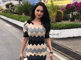 (foto) seksinya izara aishah di anugerah meletop, mujur. Izara Aishah Tak Sabar Tunggu Tayangan J Revolusi News Features Cinema Online