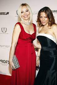 Видео канала naike rivelli, ( 394 видео ). Ornella Muti Naike Rivelli Photos Photos The Unesco Charity Gala In Duesseldorf Red Formal Dress Dresses Formal Dresses Long