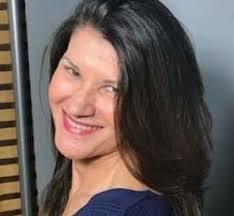 Ana Lita's Instagram, Twitter & Facebook