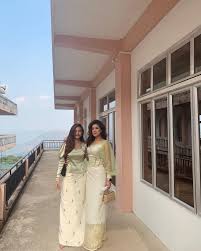 Thianpa @isaak_chhakchhuak leh @nuteikhalthang inneih ni hlimthla . . Top  and puan by #james leh ka nu🤩