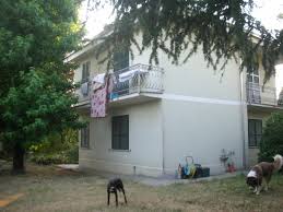 Annunci da privato a privato e di agenzie immobiliari. Castel San Giovanni Pc Villa Indipendente Bifamigliare Con Giardino Montanelli Case