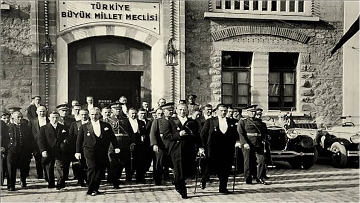 29 Ekim Cumhuriyet Bayramı Mesajları 2026- Atatürk’ün Cumhuriyet ile ilgili sözleri… Uzun, kısa, farklı, anlamlı ve resimli Cumhuriyet Bayramı Mesajları 