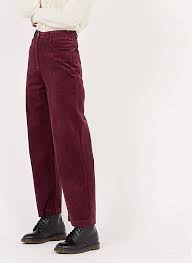 Pantalons décontractés pantalons habillés pantalons slim pantalons enduits pantalons chino la coupe (droite, large, étroite), la matière (coton, toile, lin, soie, voile, irisé, enduit.), la couleur (blanc, noir, rouge, corail, bleu, vert, écru oui, le pantalon femme a le don pour être fashion et pratique. Pantalon Large Taille Haute En Velours Ultraviolet Acote Femme Place Des Tendances