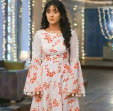 Naira dresses in the serial yrkkh is always awesome. Pin By Ashima Kazi On Kaira Lover S Designer Dresses Indian Indian Kurti Designs Kurti Designs