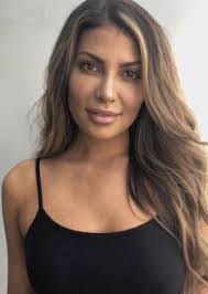 Carly Diamond's Instagram, Twitter & Facebook