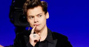 Discover its cast ranked by popularity, see when it released, view trivia, and more. Christopher Nolan Didn T Know Harry Styles Was Famous
